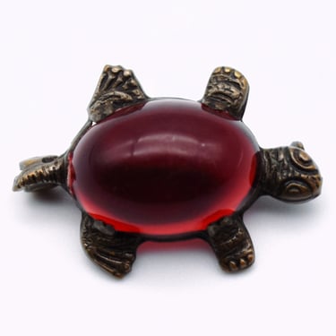 Little 50's brass lucite turtle scatter pin, whimsical red jelly shell & metal terrapin c clasp brooch 