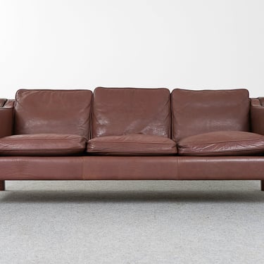 Danish Mid-Century Brown Leather Sofa - (324-205) 