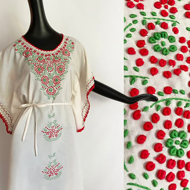 Vintage 70s Hand Embroidered Caftan | Red & Green on White | Belted or Unbelted Hippie Boho Festival Outfit | Mexico? | One size fits M-L 
