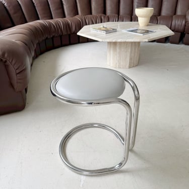 CHROME & FAUX LEATHER STOOL IN THE STYLE OF GAE AULENTI