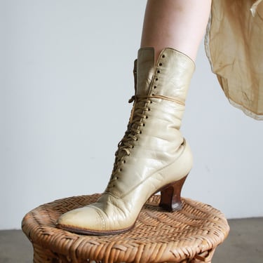 Edwardian Cream Leather Lace Walking Boots 