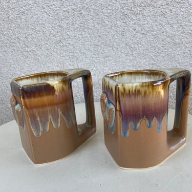 Vintage coffee mugs set 2 browns blue purple drip pottery with 3D shell theme by Padilla Mexico 