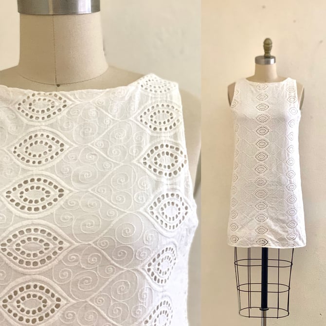 vintage white cotton embroidered mini dress // eyelet shift dress 