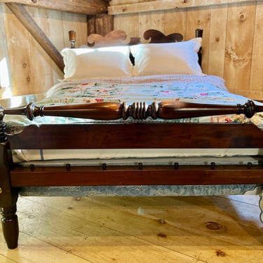 Thistle Top in Maple, Circa 1830, Double Size with Folksy Headboard, Turned Blanket Rail & Footboard with Knob Crossrail