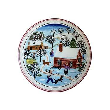 Villeroy & Boch porcelain trinket box, Naif village winter Christmas scene, Cute vintage gift ideas for teacher 