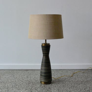 Mid Century Modern Glazed Ceramic Pottery Lamp In the Manner of Jane and Gordon Martz 