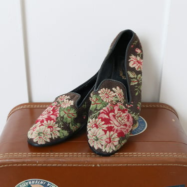 vintage 1990s needlepoint slip-on shoes • round toe floral rose & daisy flats 