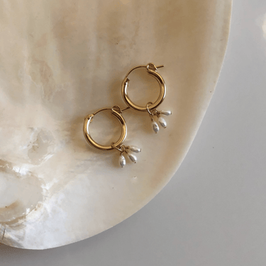 Pearl droplets mini hoop earrings