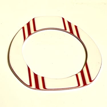 Vintage Acrylic Bracelet Red And White Candy Cane Thin Modern Fashion Jewelry 