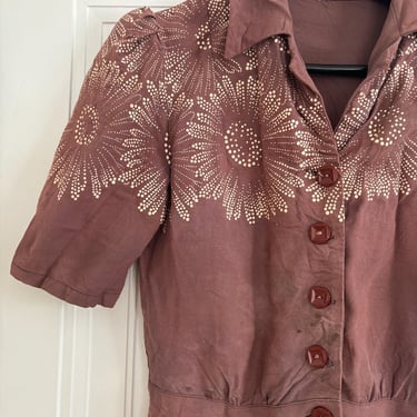 Vintage 40s Mauve Floral Button Down Peplum Short Sleeve Shirt Blouse Collared Top XS S by TimeBa