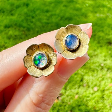 Sweet Vintage 10K Gold Opal Engraved Flower Button Stud Earrings Handmade 3g 