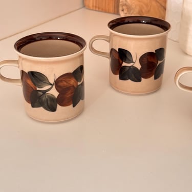 Vintage Arabia Finland Ruija Leaf Coffee Mugs - Set of 4 