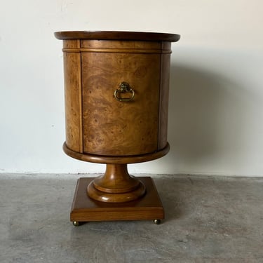 Hollywood Regency Burl Wood Round Shape End Table / Nightstand 