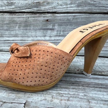 1970s camel mules 9 west suede slides / high heels 8 