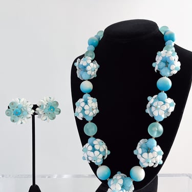 Cutest 1950's Blue White Daisy Austria Necklace & Earring Set / OS