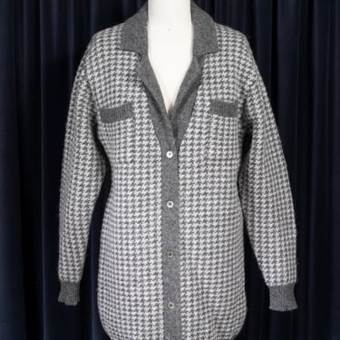Cozy 90s Ellen Tracy Gray Wool Houndstooth Long Cardigan with Chest Pockets 