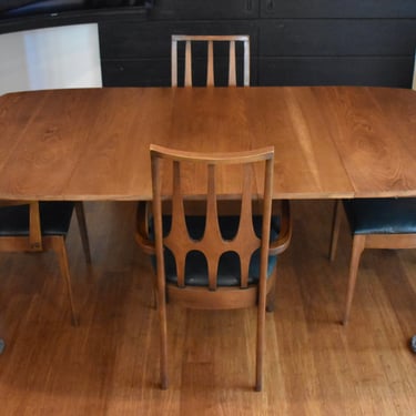 Restored Broyhill Brasilia extendable dining set (table, four chairs) 