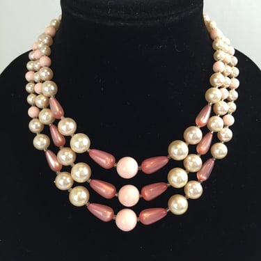 Lovers of the Moon - Vintage 1950s Mauve Pink Moonglow & Faux Pearl Beaded 3 Strand Necklace 