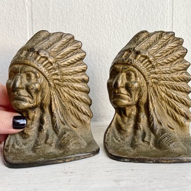 Handsome antique bronzed iron Native American bookends 1930s vintage cast iron 