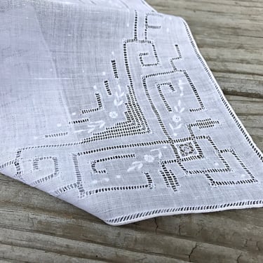 White Embroidered Wedding Handkerchief, Brides hankie, Pulled thread, Something old linen Bridal hanky 