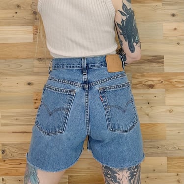 Levi's 550 Vintage Cut Off Jean Shorts / Size 30 