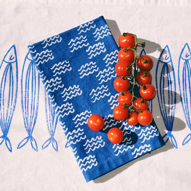linen dinner napkins. blue mini waves. hand block printed. placemats / tea towel. coastal. boho decor. hostess gifting. 