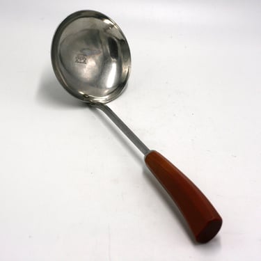 vintage Englishtown stainless steel ladle with Bakelite handle 