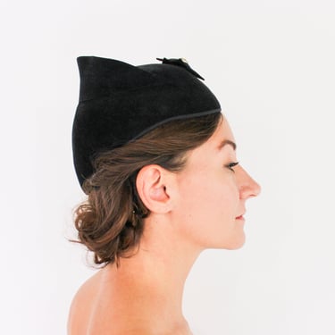 1930s Black Peaked Felt Hat | 30s Black Wool Felt Hat | Black Toque 