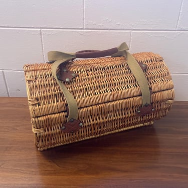 Vintage Wine Lovers Wine + Cheese Picnic Basket 