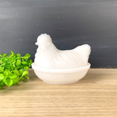 Small milk glass hen on a nest covered dish - vintage decor 