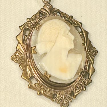 Vintage Carved Shell Cameo In Ornate Pendant 14k Gold Filled Chain Retro Jewelry 