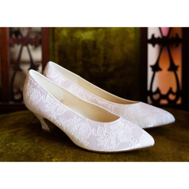 Vintage Wedding Shoes - 1980s-Does-Victorian Bridal Heels -  Blush Tone - Kitten Heel - Pointed Toe, Floral Jacquard 