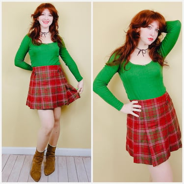 1990s Vintage Gap Red and Green Plaid Skirt / 90s Schoolgirl Pleated Mini Skirt / Size Medium - Large 