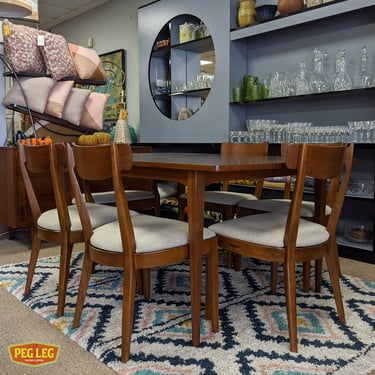 Set of 6 Mid-Century Modern walnut dining chairs by Drexel
