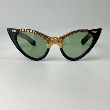 1950'S Cat Eye Sunglasses - Black Plastic Frames with Brass Overlay Details - Original Green Glass Lenses 