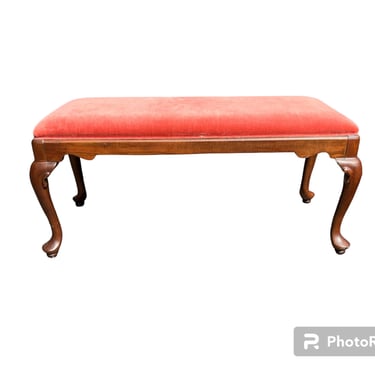 Beautiful traditional bench with cabriole legs 