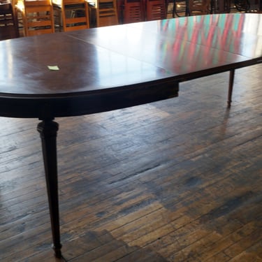 Dark Wood Oval Dining Table w Shell Corners and 2 Leafs