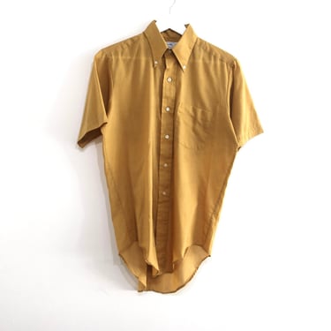 vintage MID-century YELLOW burnt deep yellow MEN'S button down short sleeve 1950s 60s shirt -- size medium 