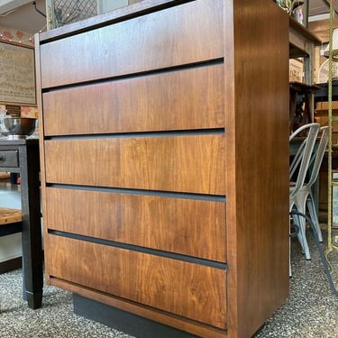 Lane mid century chest of drawers