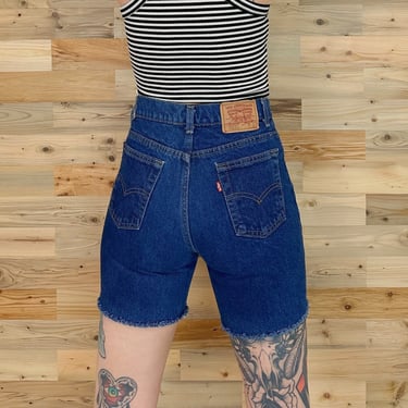 Levi's Cut Off Jean Shorts / Size 26 