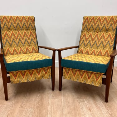 Mid Century Lounge Chairs by Cintique Furniture 