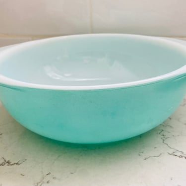 Vintage Pyrex 023 Turquoise Round Casserole Dish by LeChalet