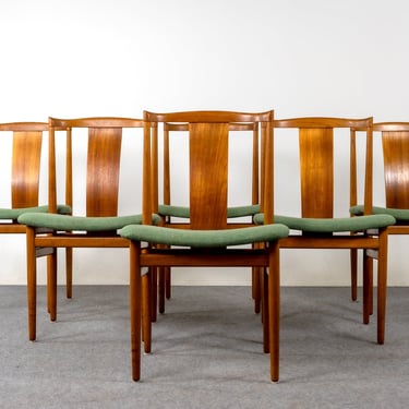 6 Danish Modern Teak Dining Chairs - (D969) 