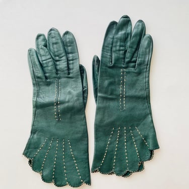 1950s Dark Green Leather Scalloped Gloves | 50s Olive Green Leather Gloves | BACMO | 6.5 