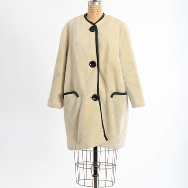 60s Ivory Fuzzy plush coat | Vintage 1960s Faux Sherpa fuzzy coat 