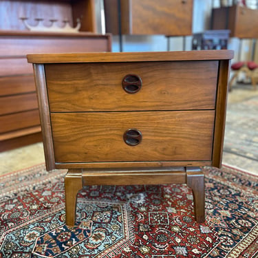 Mid Century Walnut End/Side Table