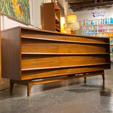 Large Walnut 9-Drawer Dresser by Young MFG. Co., Circa 1960s - *Please ask for a shipping quote before you buy. 