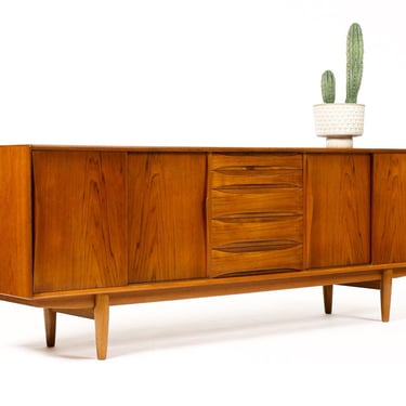 Danish modern / Mid Century Teak Credenza / Sideboard — Sliding Doors — Dyrlund 