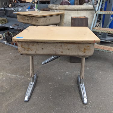 School Desk 24 x 24 x 20