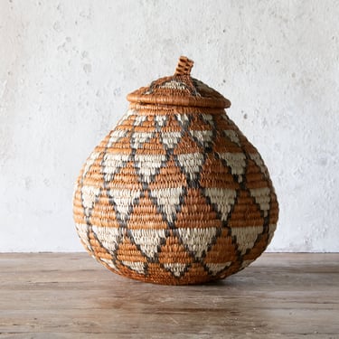 Zulu Lidded Basket, Vintage African Hand Woven Artisan Basket 
